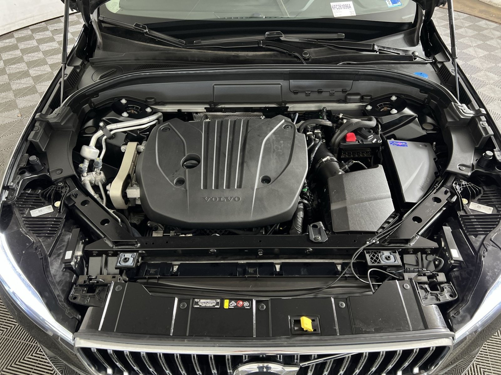 Used 2023 Volvo XC60 B5 Plus AWD/4WD image 28