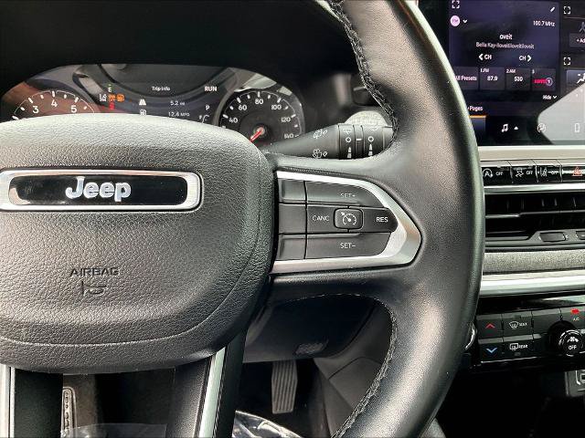 Used 2022 Jeep Compass Latitude w/ Sun and Sound Group AWD/4WD image 12