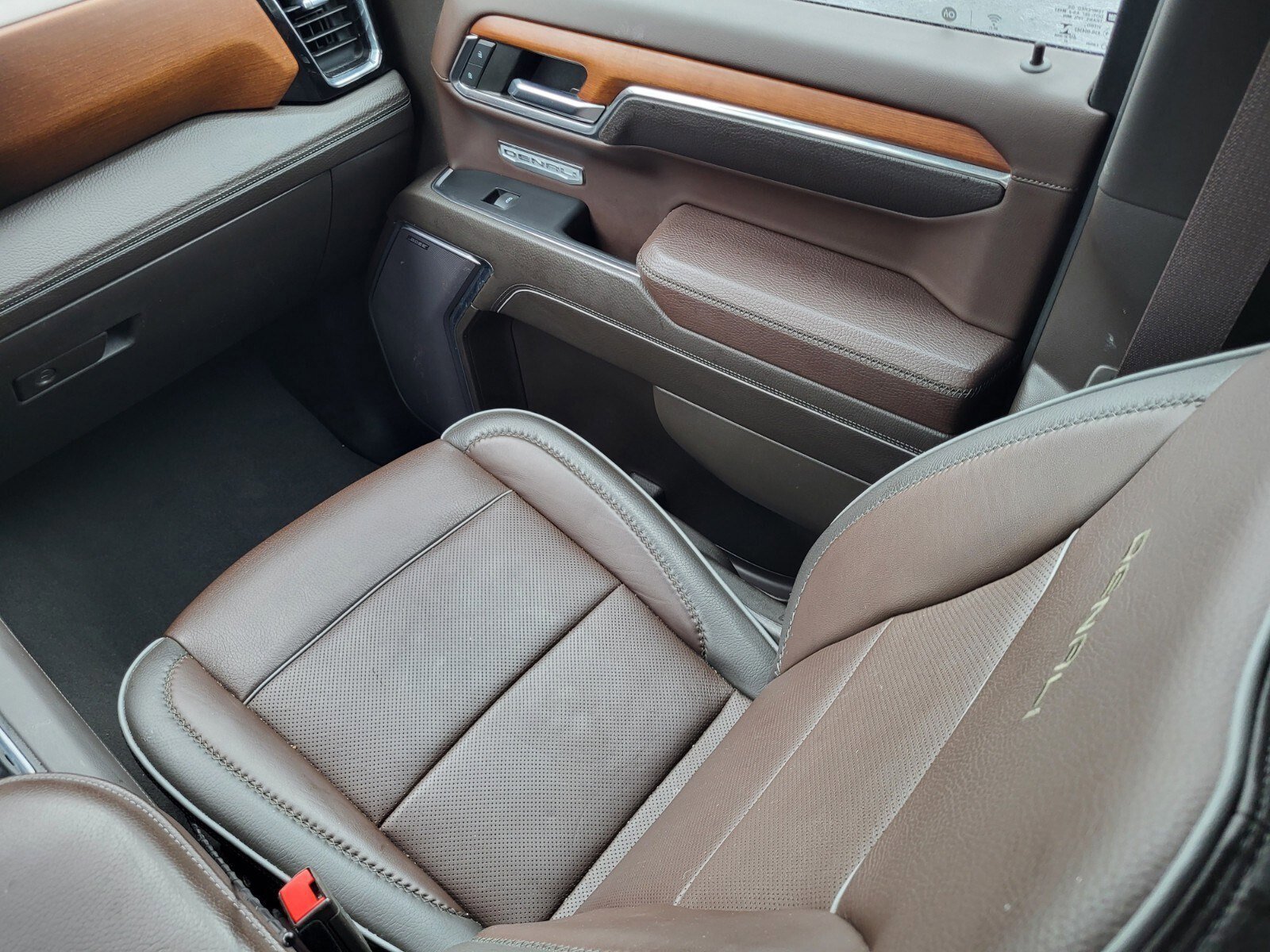 Used 2023 GMC Sierra 1500 Denali w/ Technology Package AWD/4WD image 17