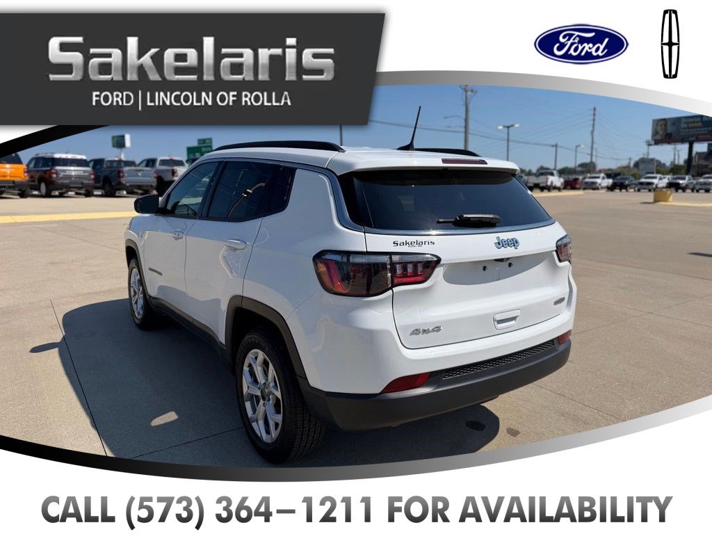 Used 2025 Jeep Compass Latitude AWD/4WD image 7