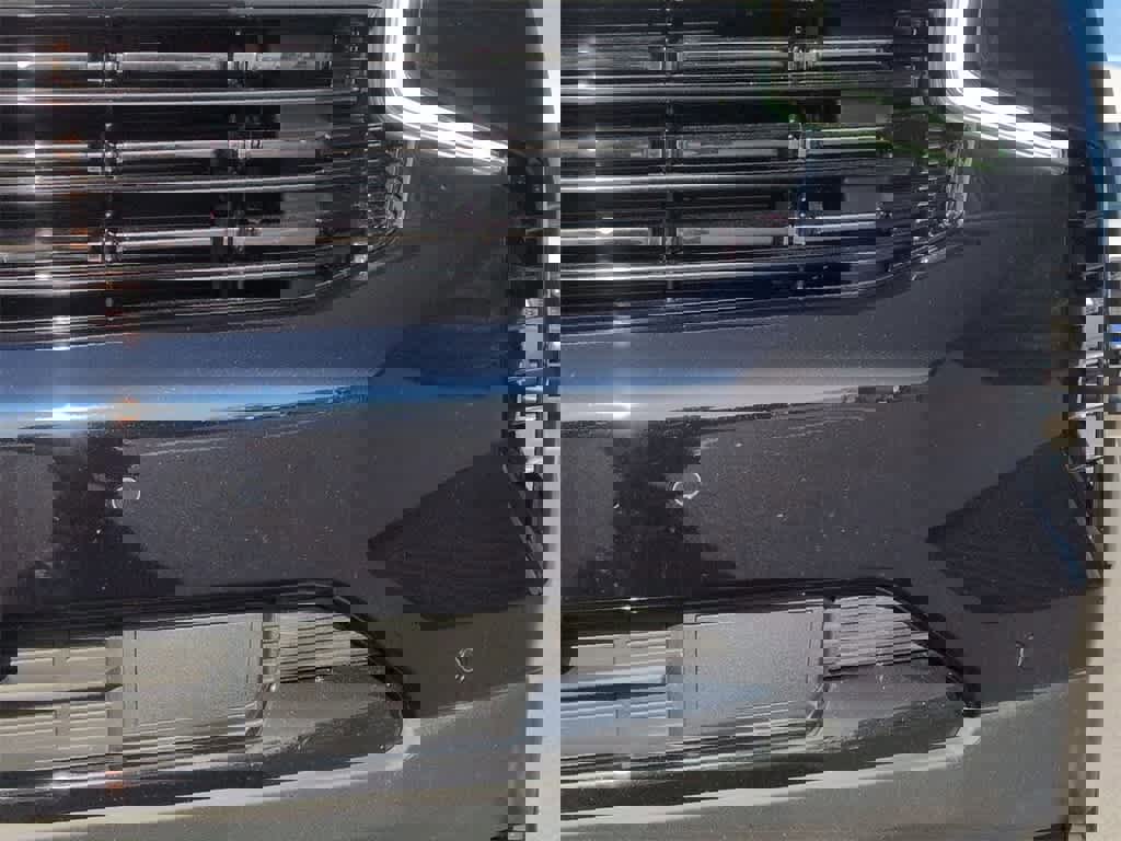 Used 2022 Chevrolet Suburban RST image 11