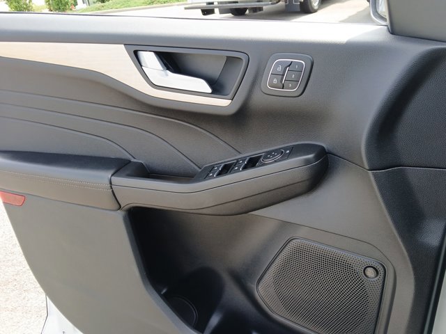 Certified 2021 Ford Escape Titanium w/ Titanium Premium Package FWD image 18