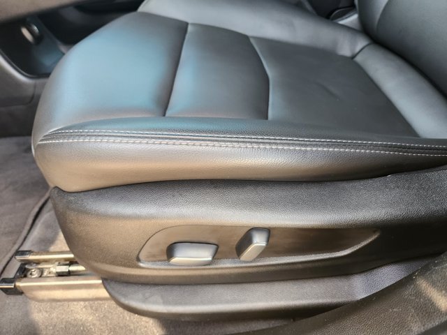 Used 2023 Cadillac XT6 Luxury FWD image 23