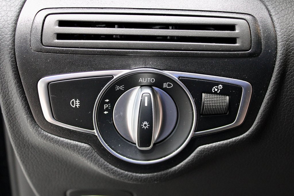 Used 2022 Mercedes-Benz GLC 300 4MATIC image 30