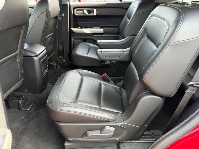 Certified 2022 Ford Explorer XLT w/ Equipment Group 202A AWD/4WD image 7