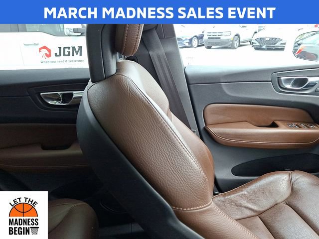Used 2018 Volvo XC60 T6 Momentum w/ Advanced Package image 13
