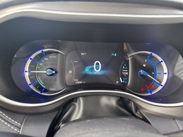 Used 2024 Chrysler Pacifica Limited FWD image 20