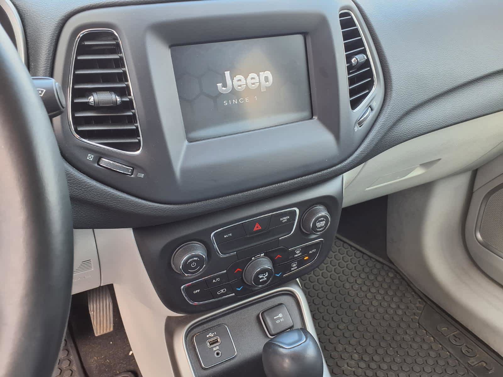 Used 2021 Jeep Compass Latitude w/ Convenience Group FWD image 12
