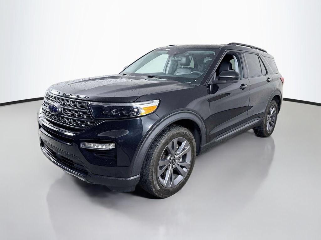 Certified 2023 Ford Explorer XLT w/ Equipment Group 202A AWD/4WD image 8