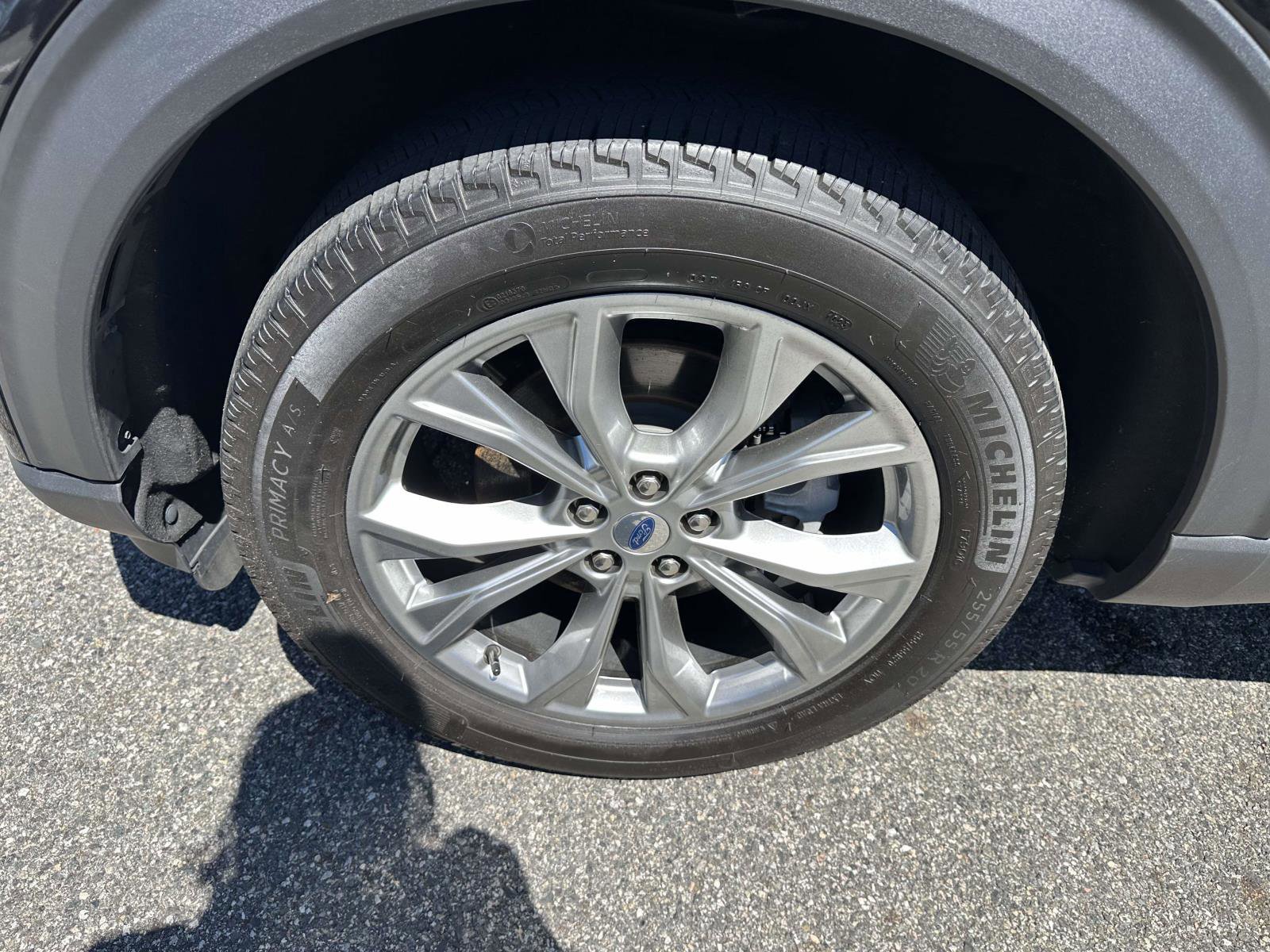 Certified 2023 Ford Explorer XLT w/ Equipment Group 202A AWD/4WD image 8