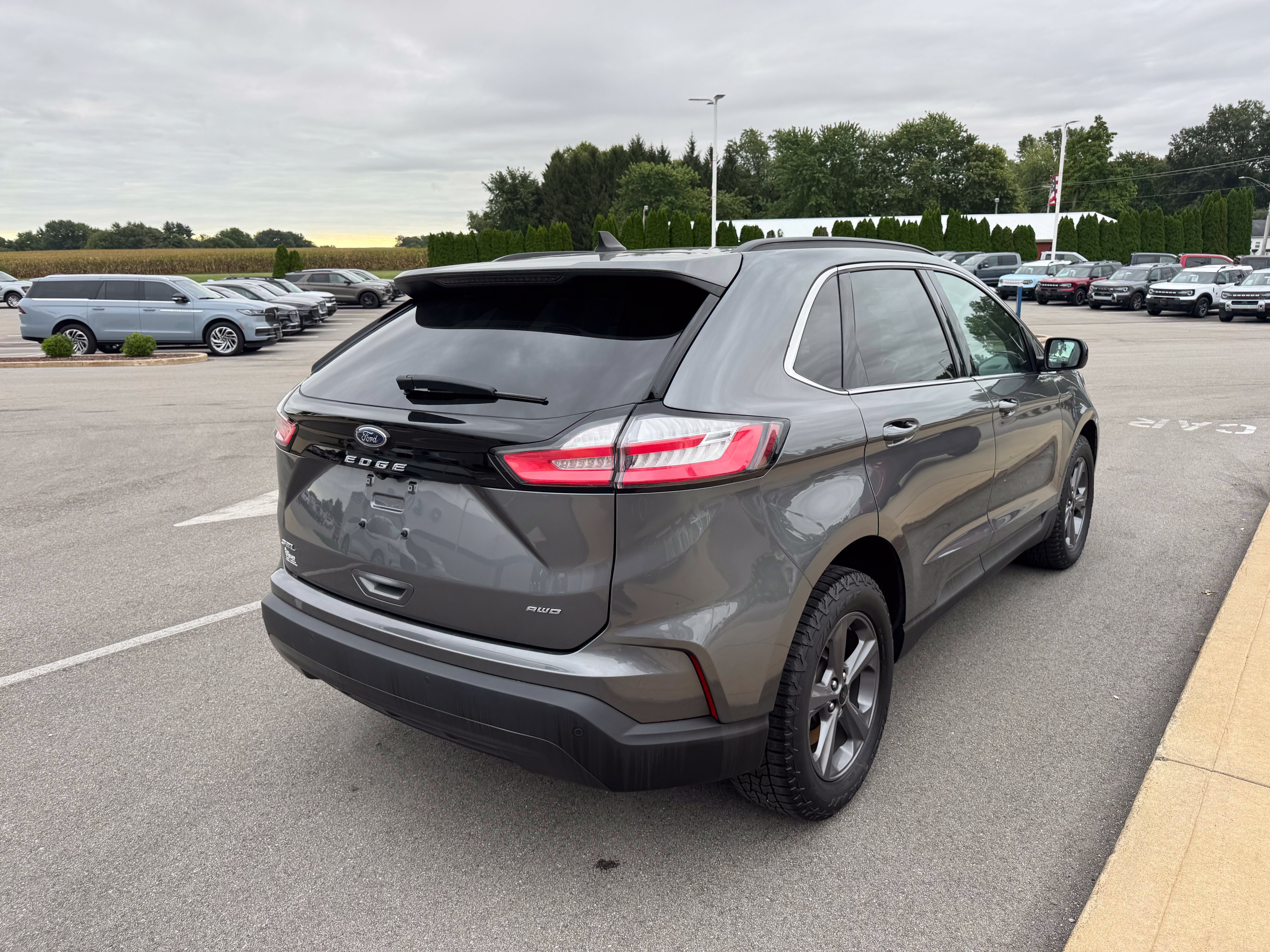 Certified 2022 Ford Edge SEL w/ Sport Appearance Package AWD/4WD image 7