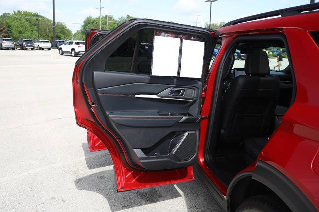 Certified 2025 Ford Explorer ST-Line w/ Premium Package AWD/4WD image 31