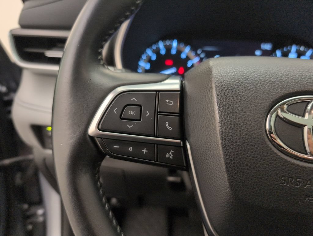 Used 2021 Toyota Highlander XLE FWD image 37