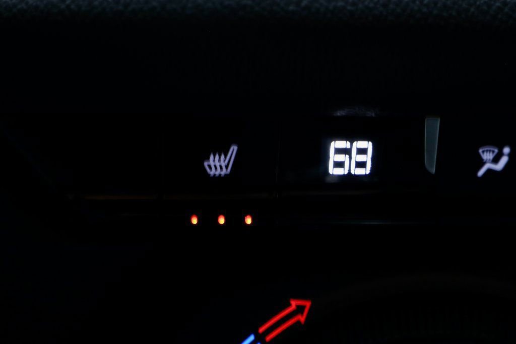 Used 2023 Chevrolet Blazer LT w/ Convenience Package image 11