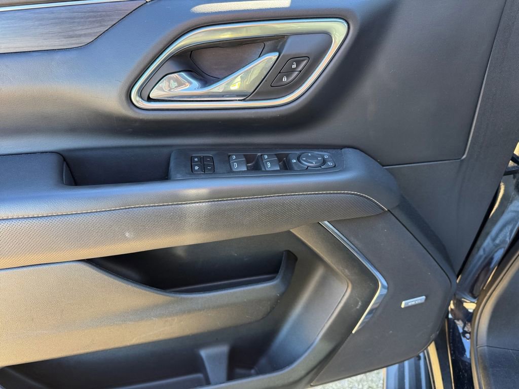 Used 2023 GMC Yukon SLT image 32