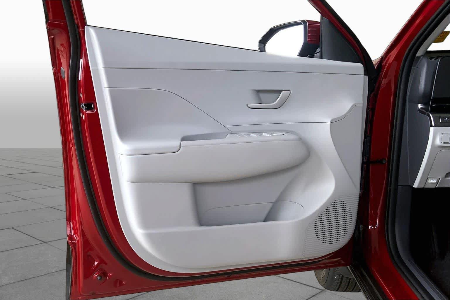 Used 2025 Hyundai Kona SEL FWD image 20