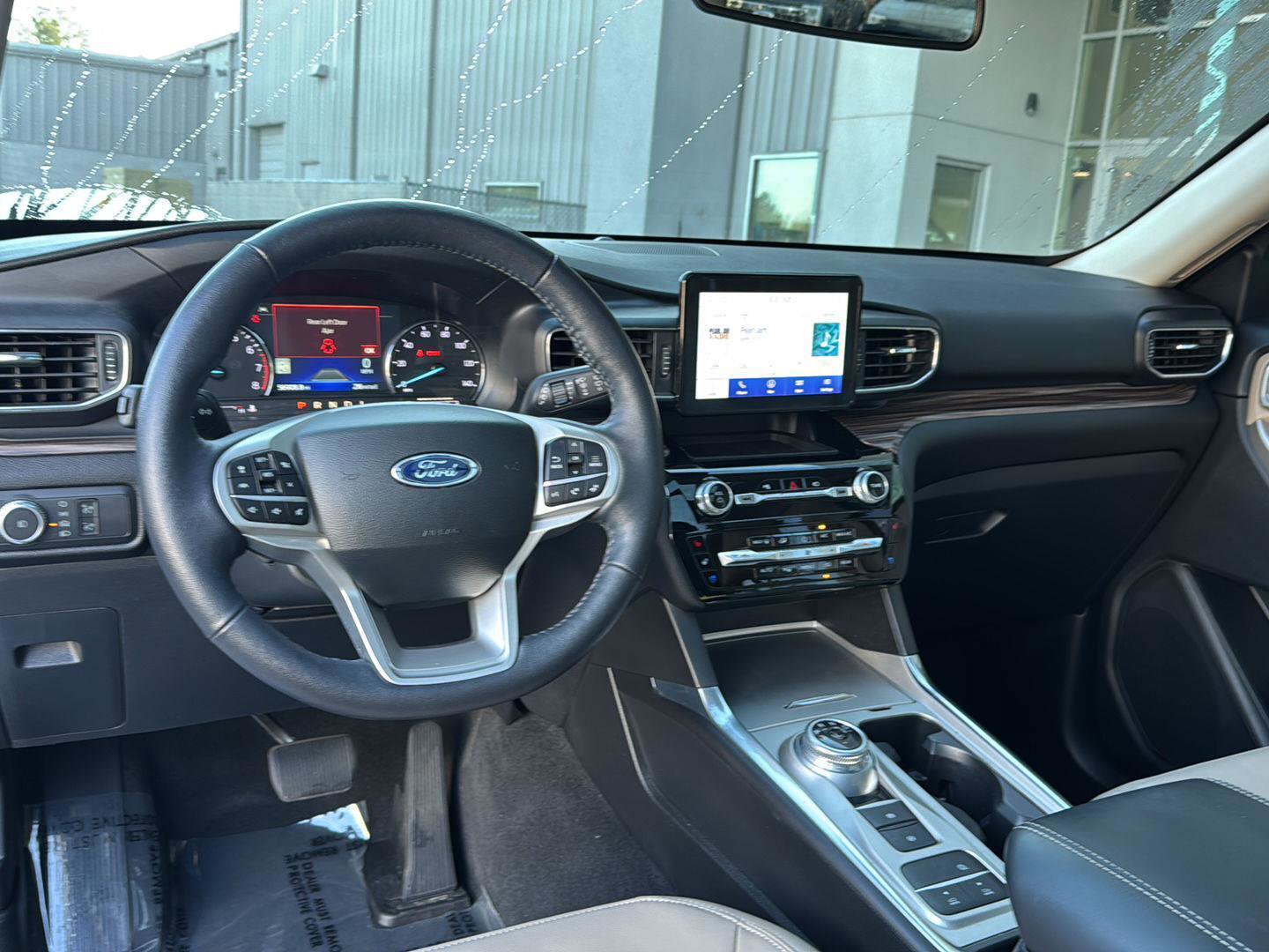 Certified 2022 Ford Explorer Limited w/ Equipment Group 301A image 16