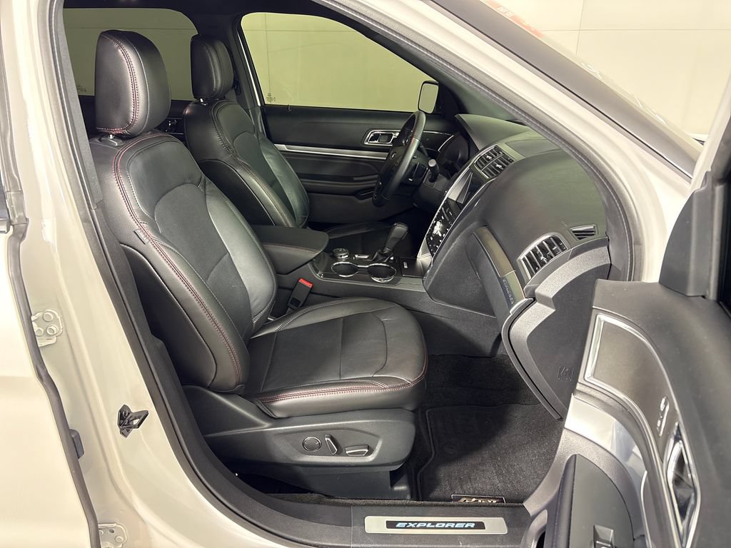 Certified 2018 Ford Explorer Sport w/ Ford Safe & Smart Package AWD/4WD image 6