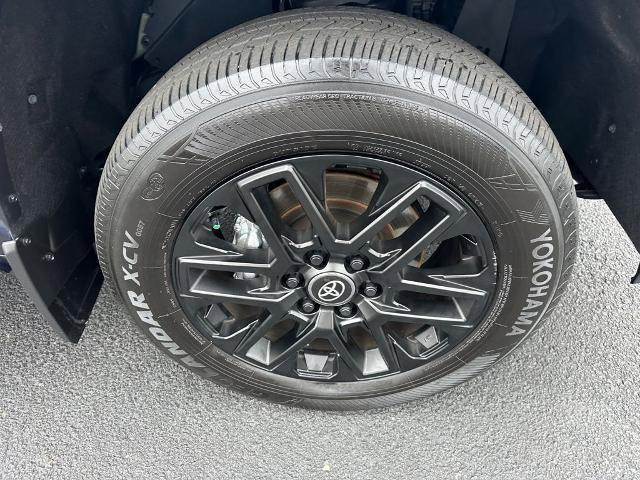 Used 2025 Toyota Tundra Limited image 24