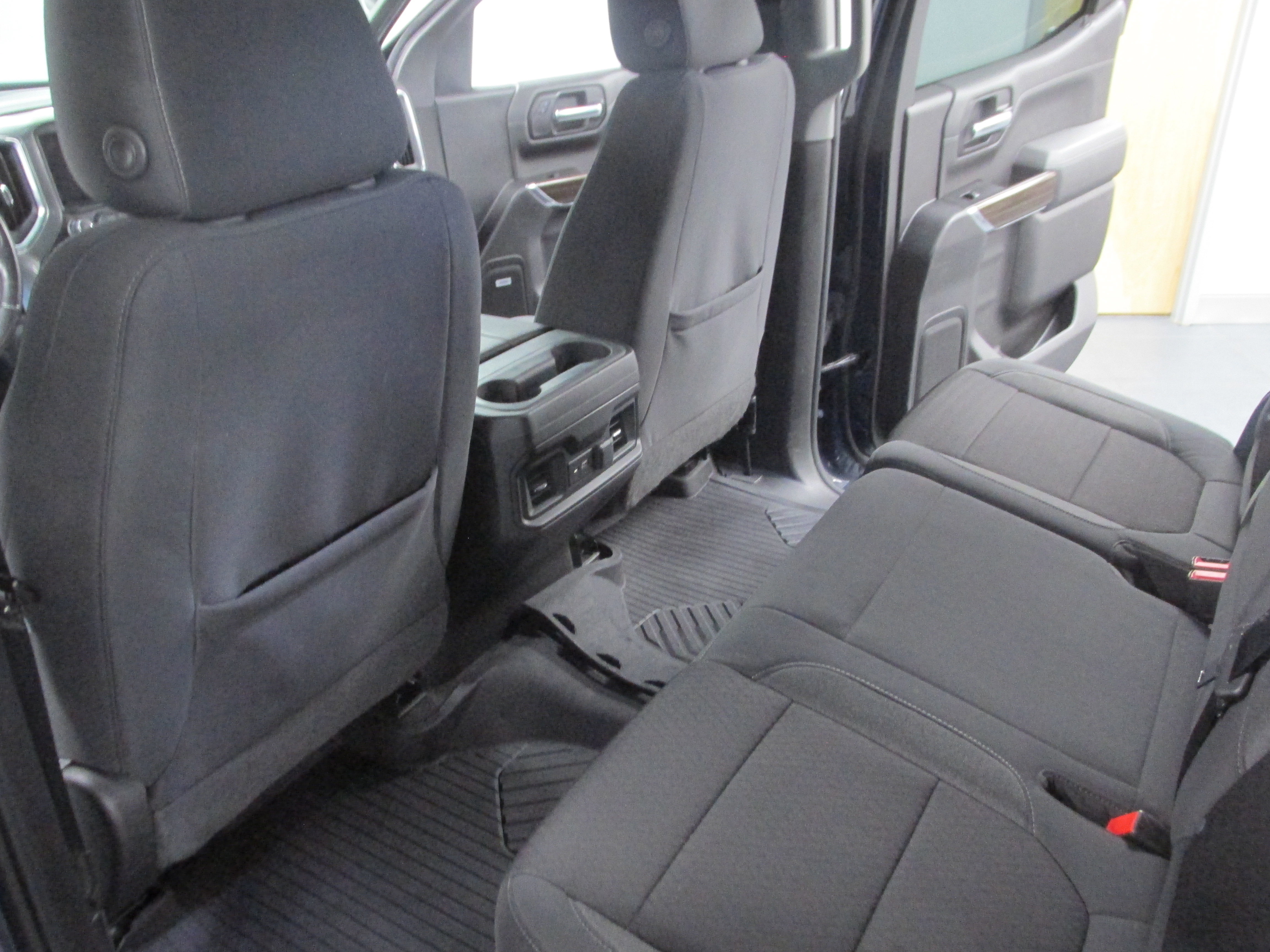 Used 2020 Chevrolet Silverado 1500 RST image 25