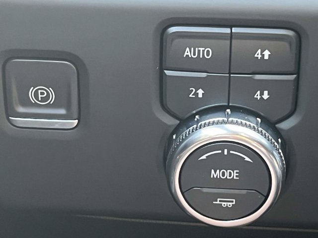 Used 2023 GMC Sierra 1500 AT4 w/ AT4 Premium Package AWD/4WD image 28