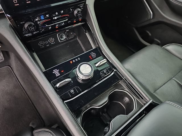 Used 2023 Jeep Grand Cherokee Overland w/ Luxury Tech Group IV AWD/4WD image 30