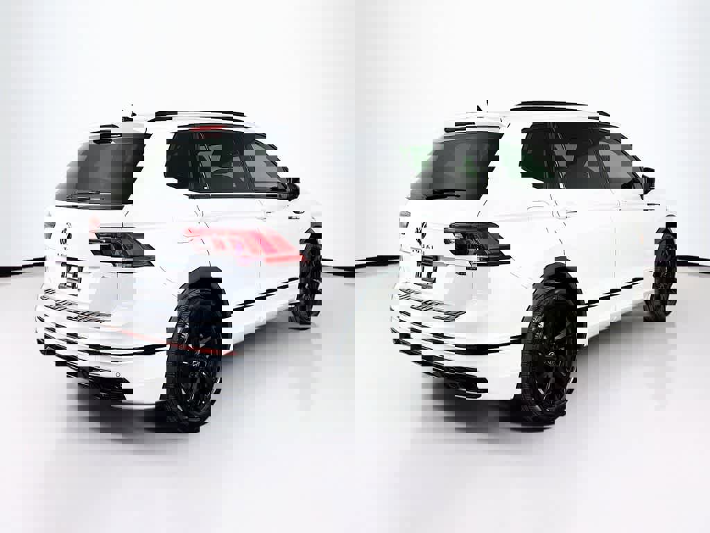 Used 2024 Volkswagen Tiguan SE R-Line image 25