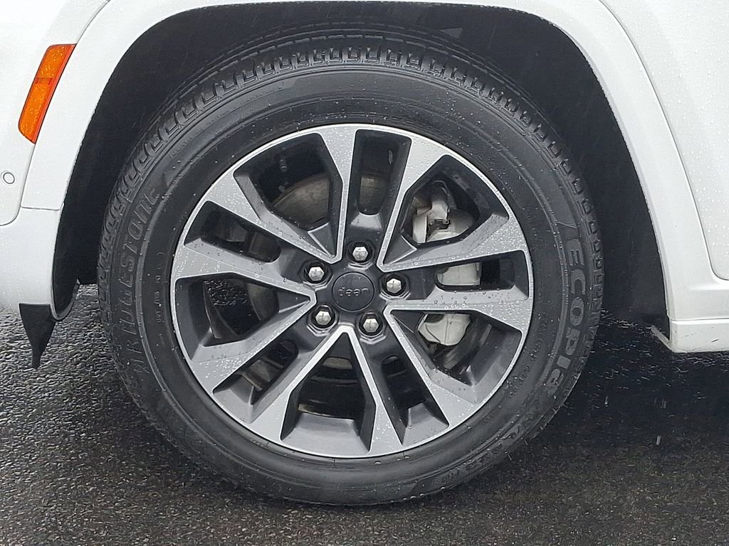 Used 2024 Jeep Grand Cherokee Overland w/ Trailer Tow Package image 8