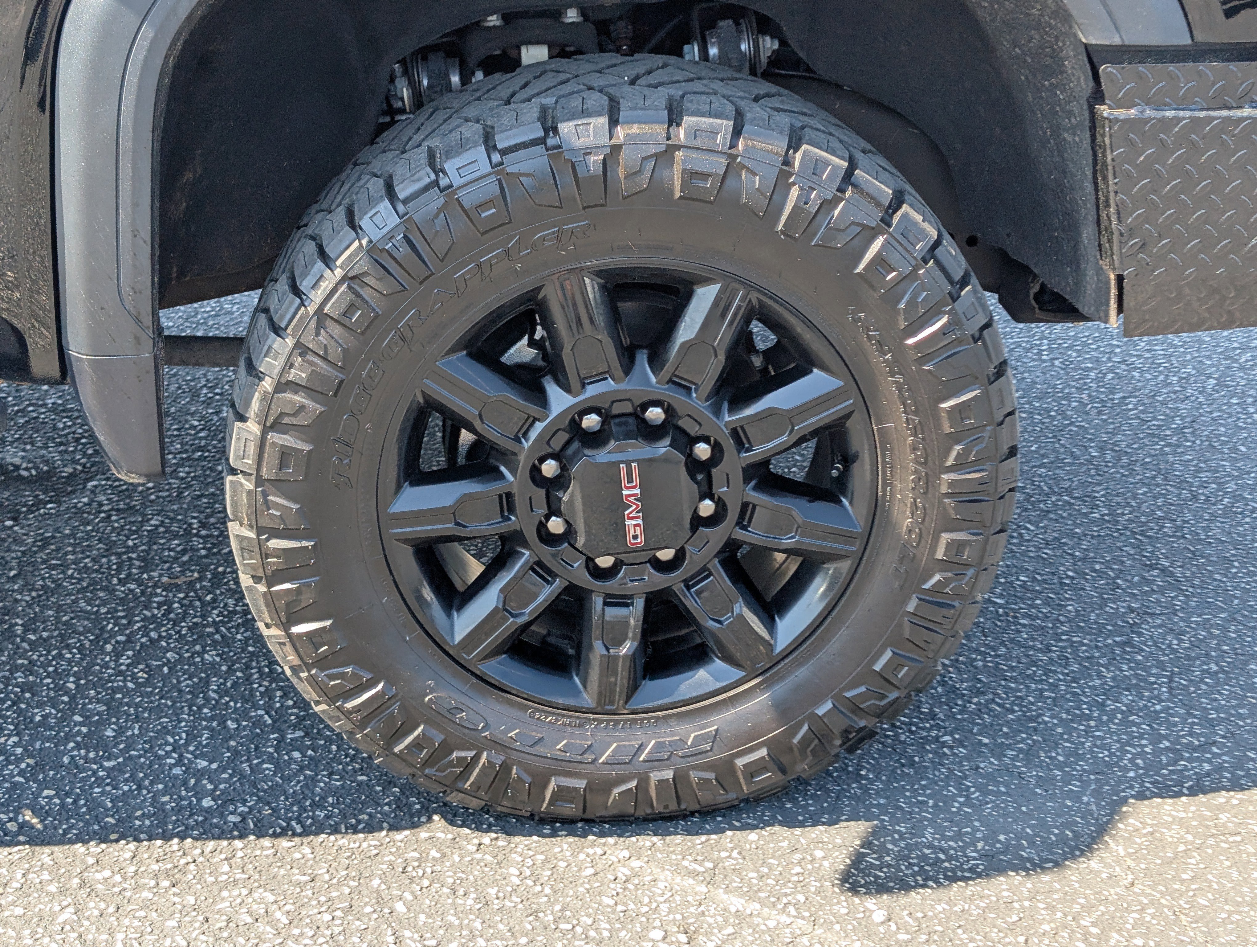 Used 2024 GMC Sierra 2500 AT4 w/ AT4 Premium Plus Package AWD/4WD image 12
