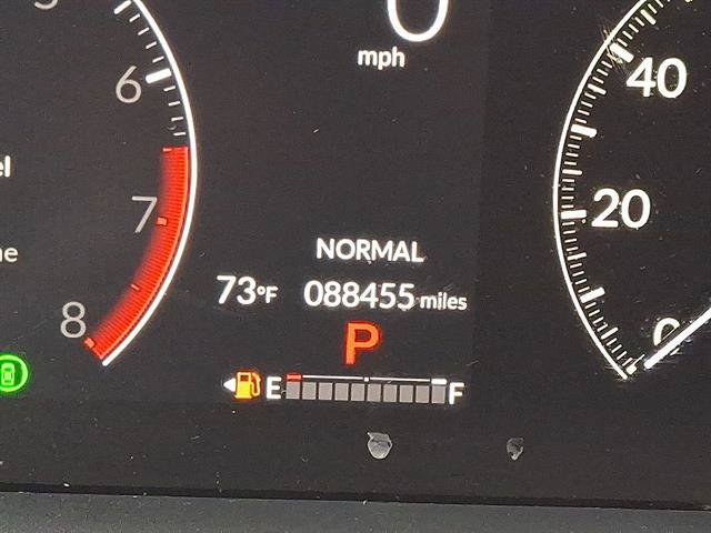Used 2025 Honda Pilot TrailSport image 13