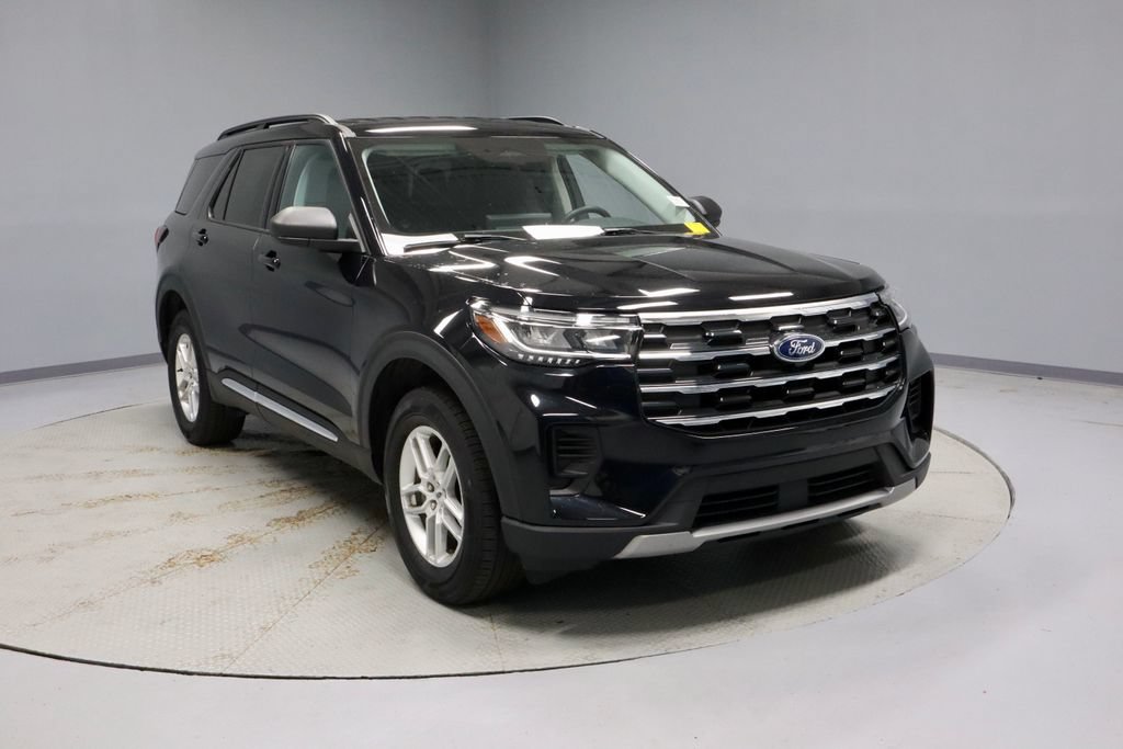 Certified 2025 Ford Explorer Active AWD/4WD image 1