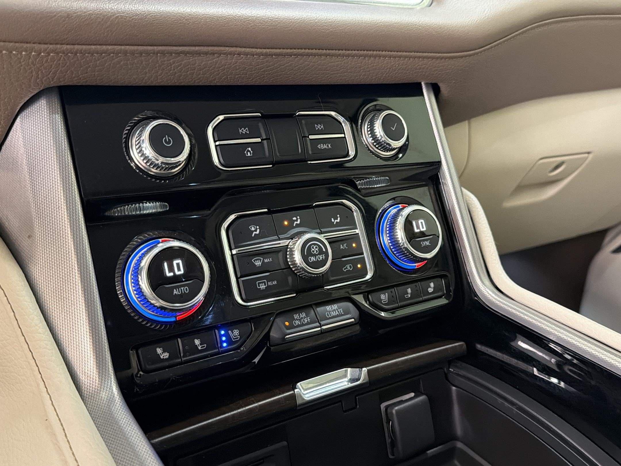 Used 2021 GMC Yukon Denali w/ Denali Ultimate Package RWD image 22