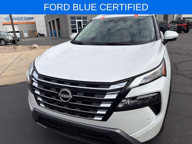 Used 2025 Nissan Rogue SL w/ SL Premium Package AWD/4WD image 13