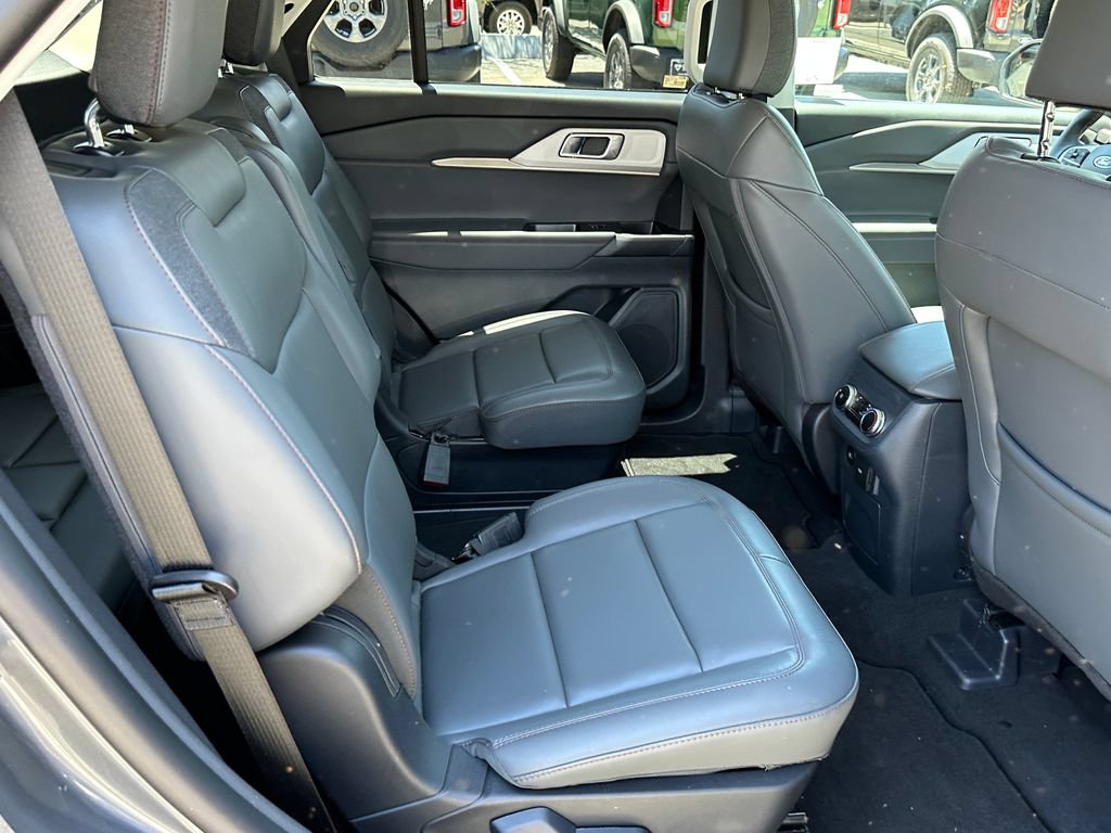 Certified 2026 Ford Explorer Active w/ Active Comfort Package RWD image 17