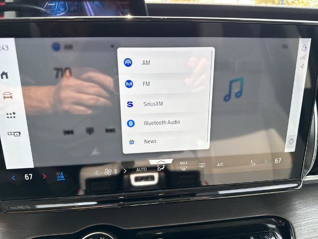 Certified 2025 Ford Expedition Platinum w/ Driver's Package AWD/4WD image 30