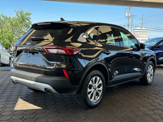 Certified 2023 Ford Escape Active AWD/4WD image 32