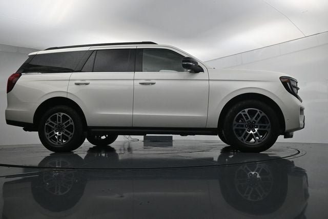 Certified 2025 Ford Expedition Active AWD/4WD image 41