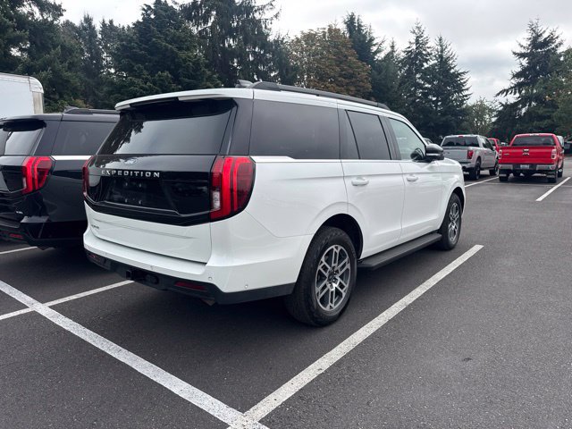 Certified 2025 Ford Expedition Active AWD/4WD image 3