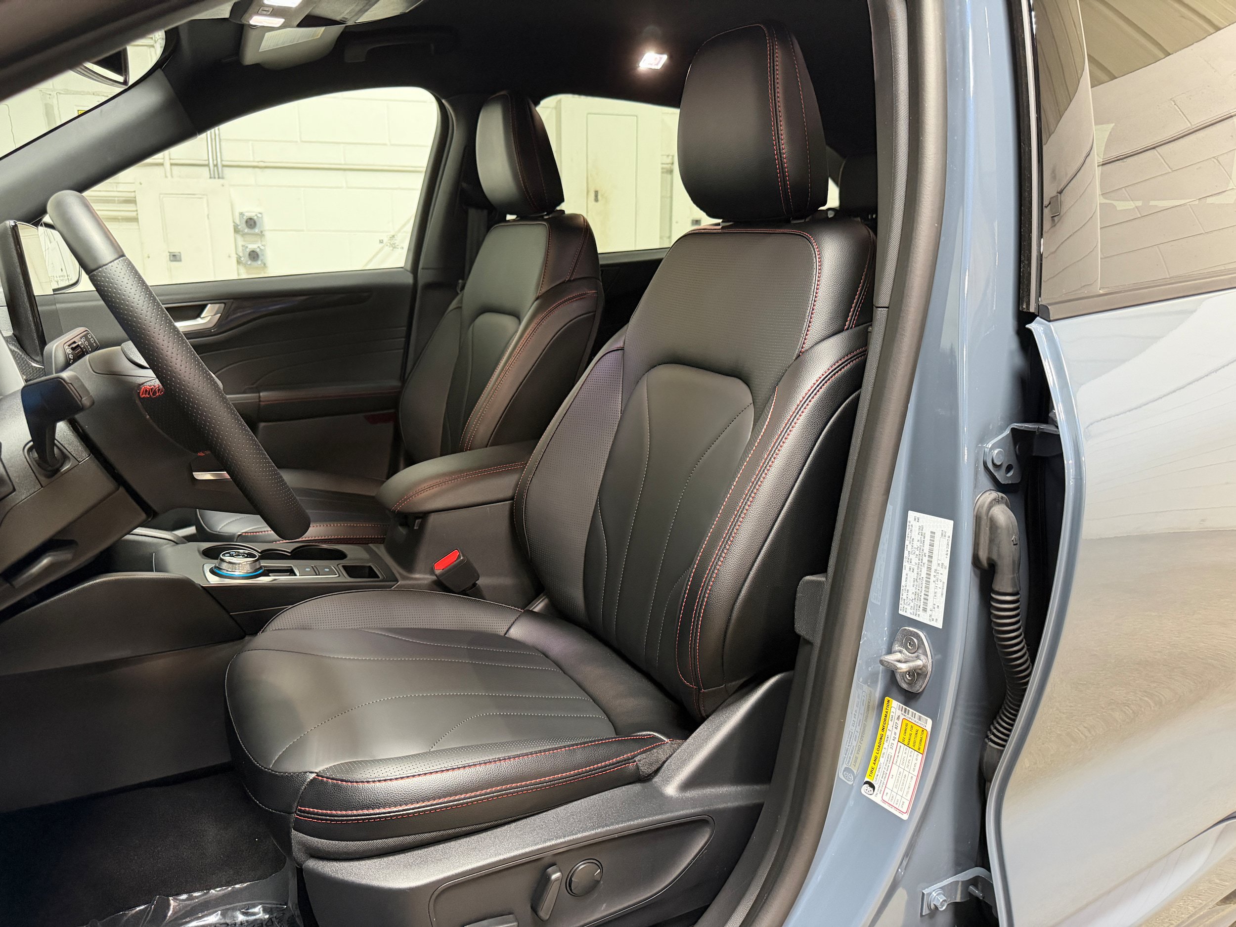 Certified 2025 Ford Escape ST-Line Elite w/ Premium Technology Package AWD/4WD image 10