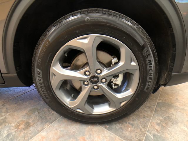 Certified 2025 Ford Escape ST-Line AWD/4WD image 9