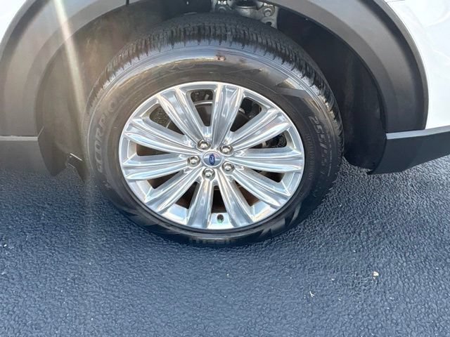 Certified 2023 Ford Explorer XLT w/ Equipment Group 202A RWD image 4