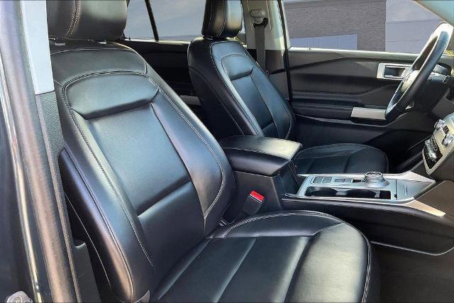 Certified 2023 Ford Explorer XLT w/ Equipment Group 202A RWD image 30
