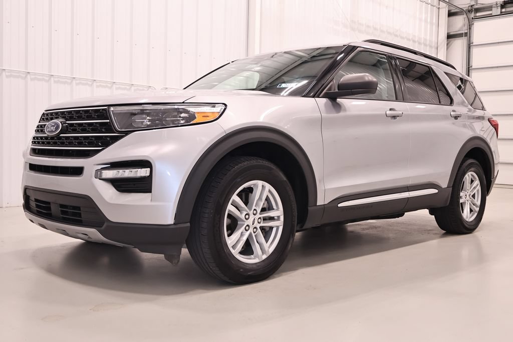 Certified 2021 Ford Explorer XLT w/ Equipment Group 202A AWD/4WD image 6