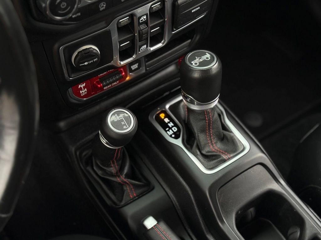 Used 2018 Jeep Wrangler Unlimited Rubicon w/ Uconnect 4C Nav & Sound Group AWD/4WD image 25