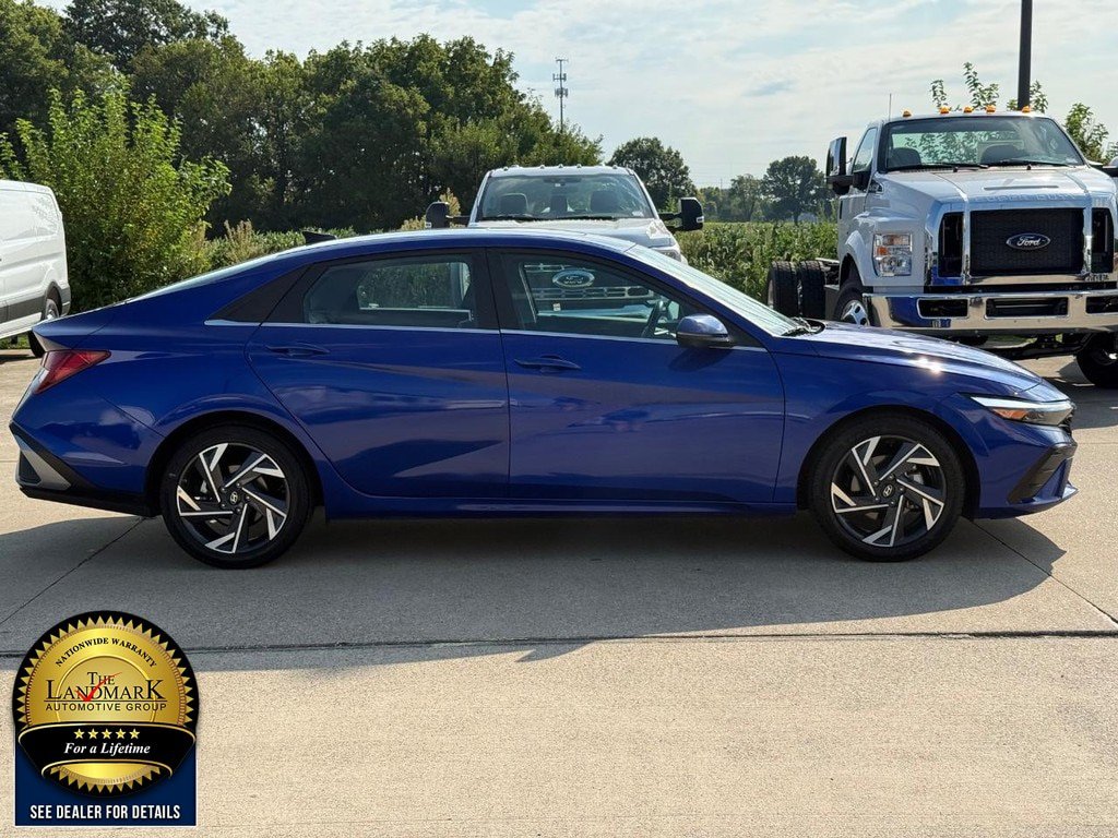 Used 2024 Hyundai Elantra Limited FWD image 4
