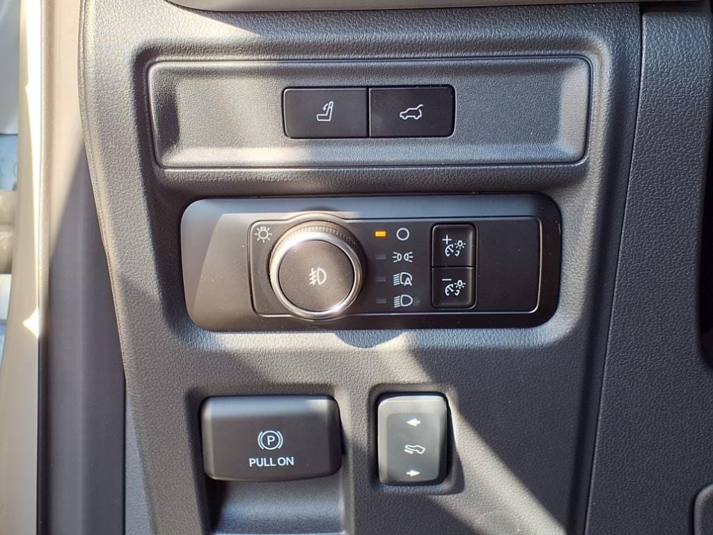 Certified 2024 Ford Expedition XLT AWD/4WD image 15