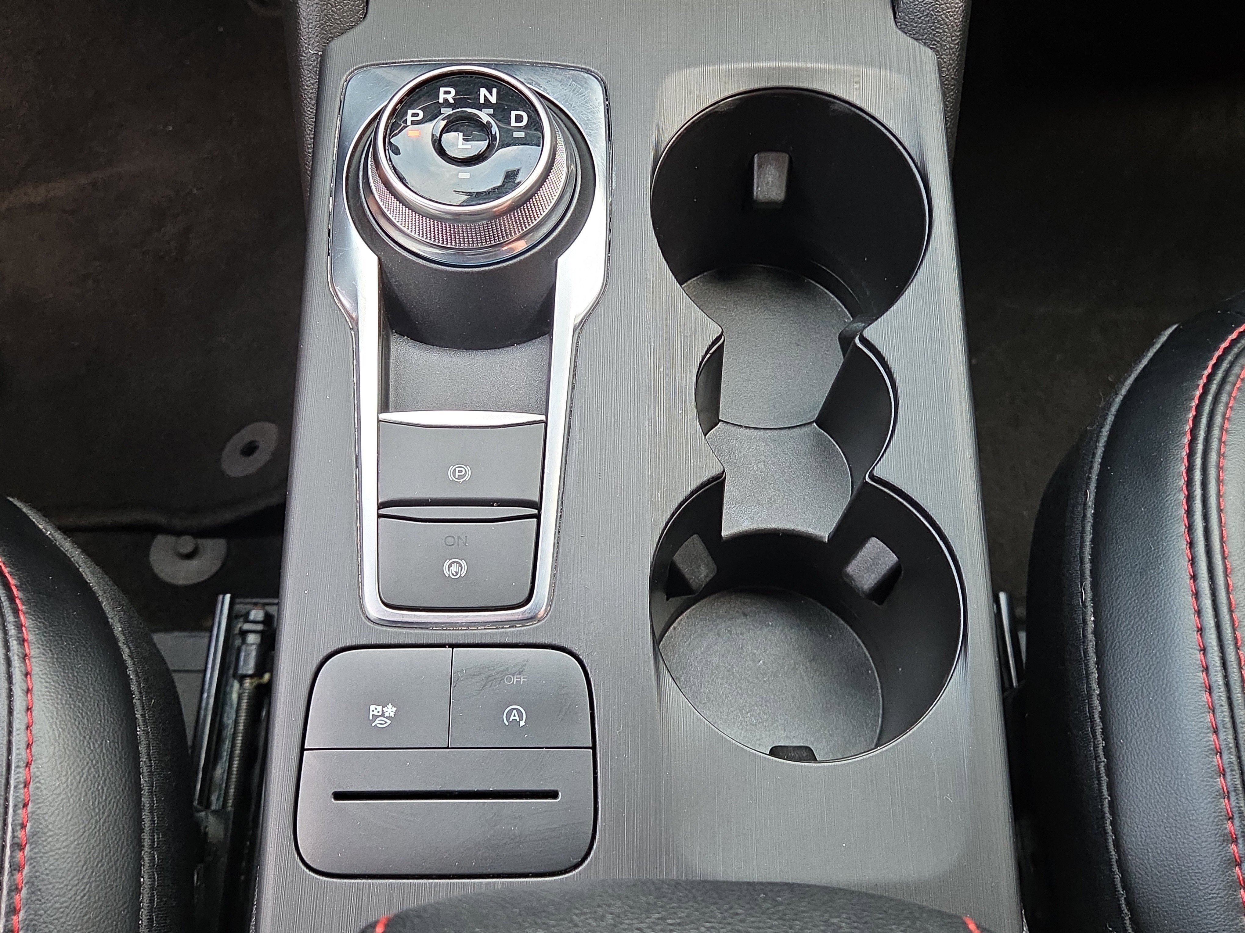 Certified 2024 Ford Escape ST-Line w/ Cold Weather Package FWD image 25