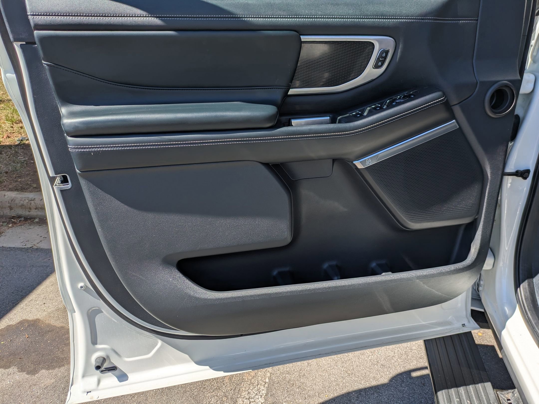 Certified 2025 Ford Expedition Platinum w/ Stealth Performance Package image 10