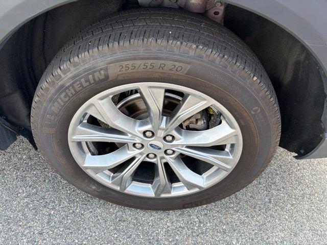 Certified 2022 Ford Explorer XLT w/ Equipment Group 202A AWD/4WD image 10
