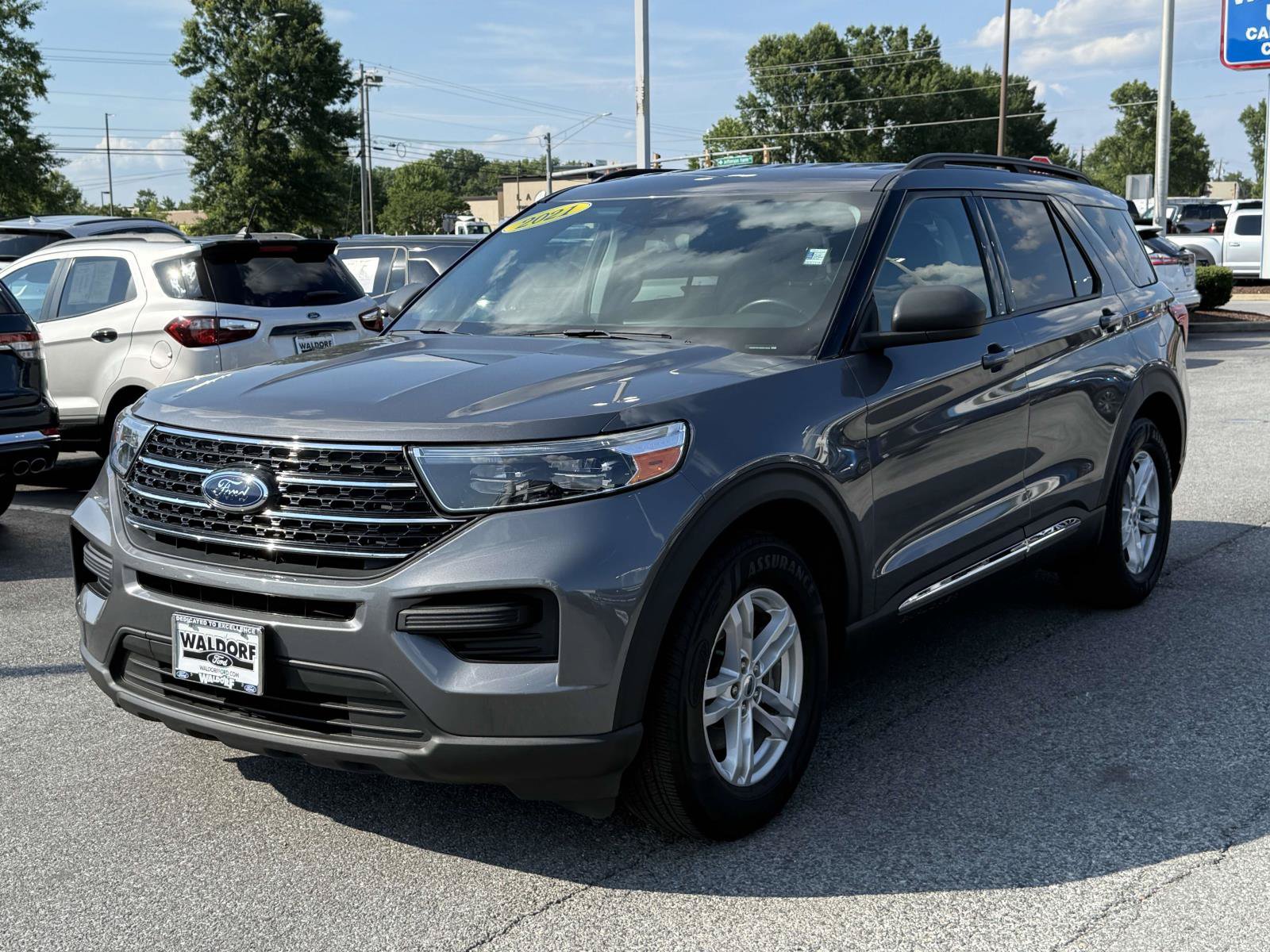 Certified 2021 Ford Explorer XLT RWD image 5